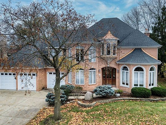 3rd image of 45 Founders Pointe Dr N