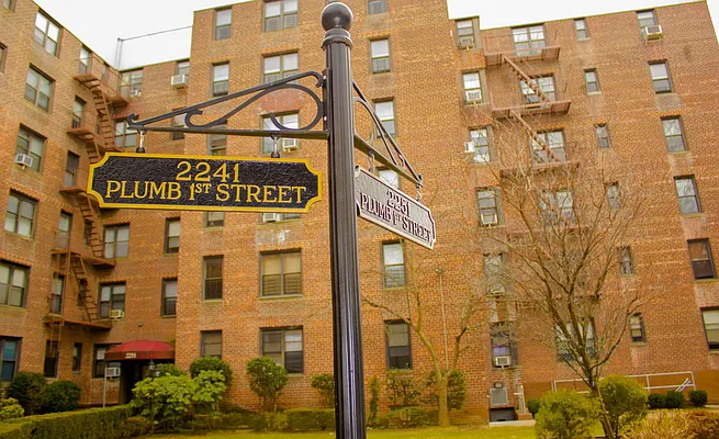 Sold by Tracey Real Estate | media 52