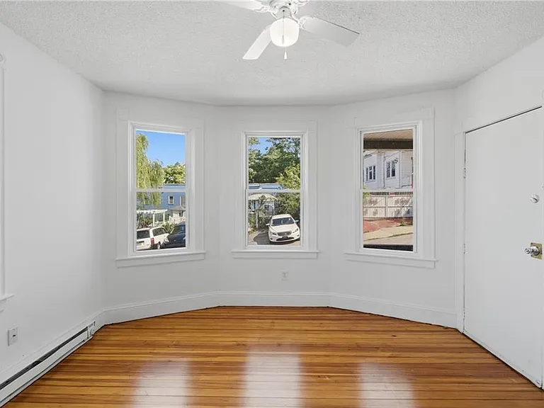 5 Peter St #1 — Photo 2
