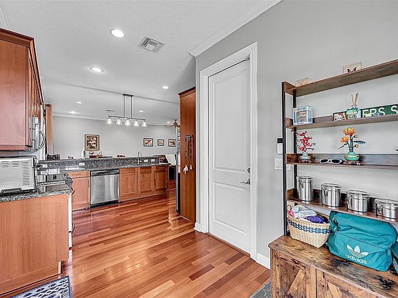 2nd image of 1110 SE 4th Avenue #1110