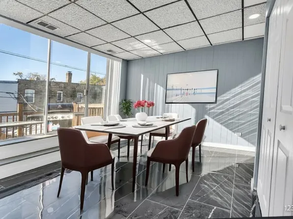 2717 W Peterson Ave #2, Chicago, IL 60659