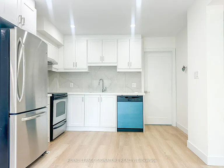 27 Millen Ave #A112 — Photo 14
