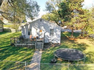 710 SW Walnut St, Blue Springs, MO 64015