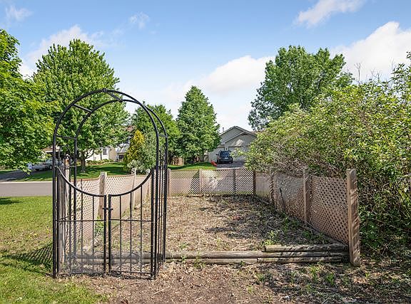 5th image of 3275 White Oaks Ln