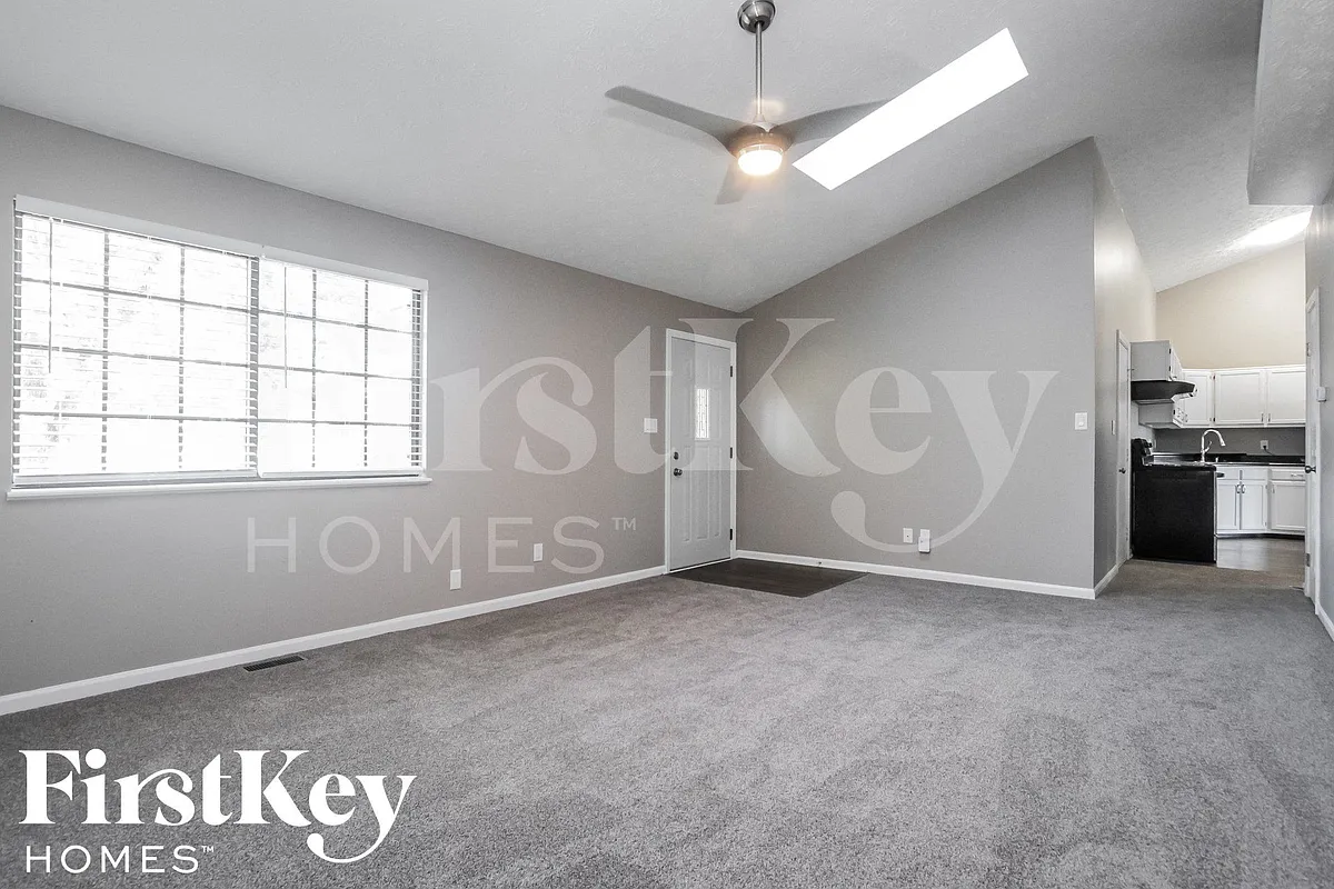 Building Photo - 7445 Glensford Dr