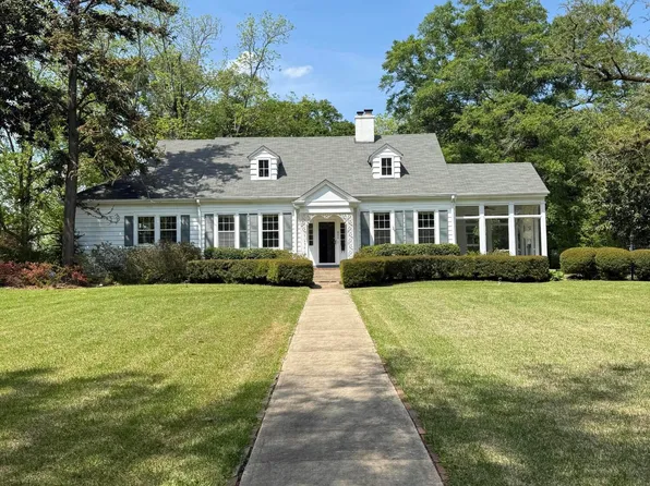 800 W Commerce St, Aberdeen, MS 39730