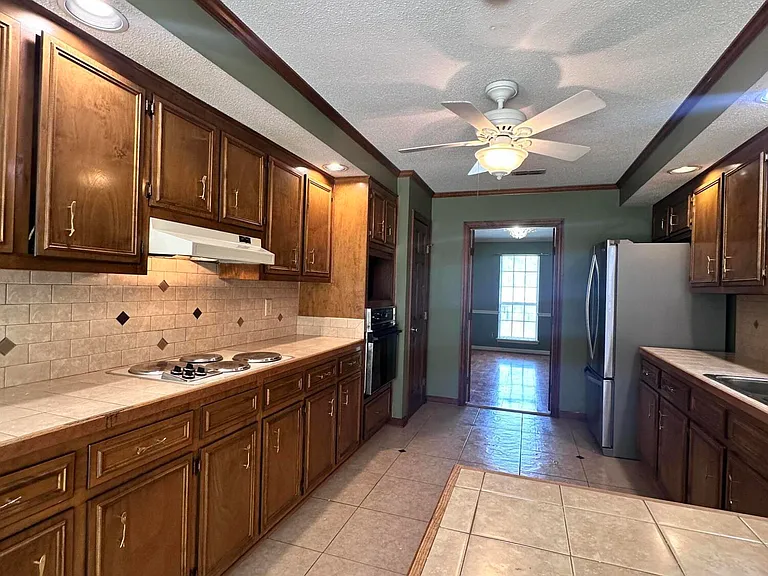 4497 Amanda Ln — Photo 13