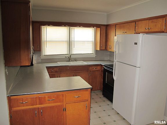 4th image of 3030 37th Ave