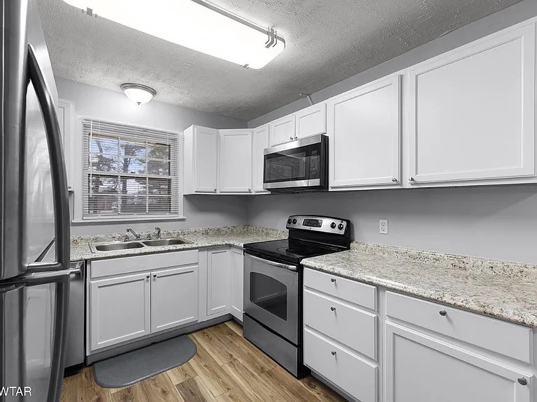105 Montclair Dr — Photo 13