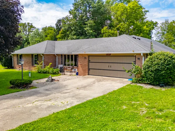 12610 W Arrowhead Dr, Daleville, IN 47334