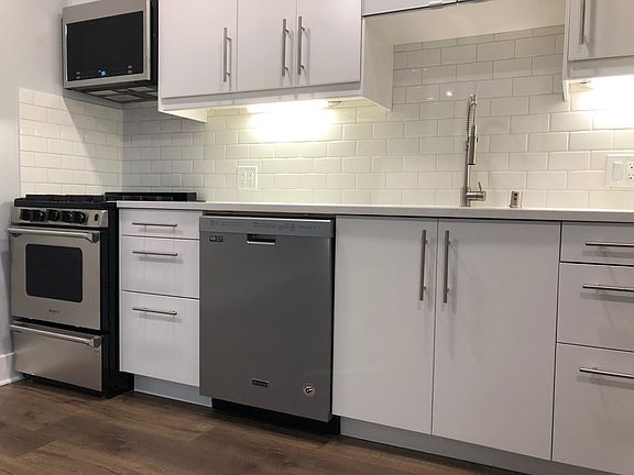 2nd image of 1011 Linden Ave APT 5