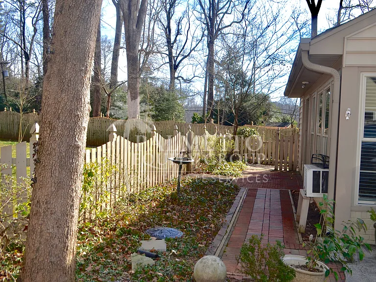 102 Forestdale Dr — Photo 13