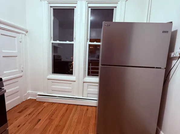 110 Duncan Avenue image 16 of 18