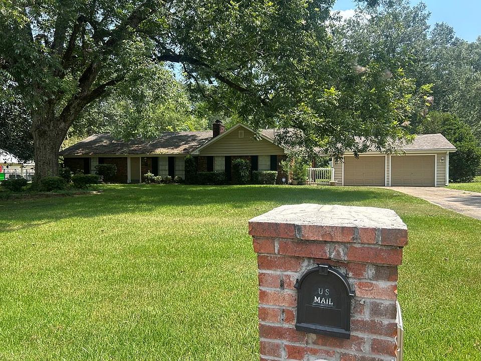 1st image of 116 Willow Creek Dr