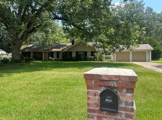 116 Willow Creek Dr, Vicksburg, MS 39183