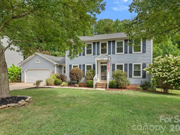 16214 Amber Field Dr, Huntersville, NC 28078