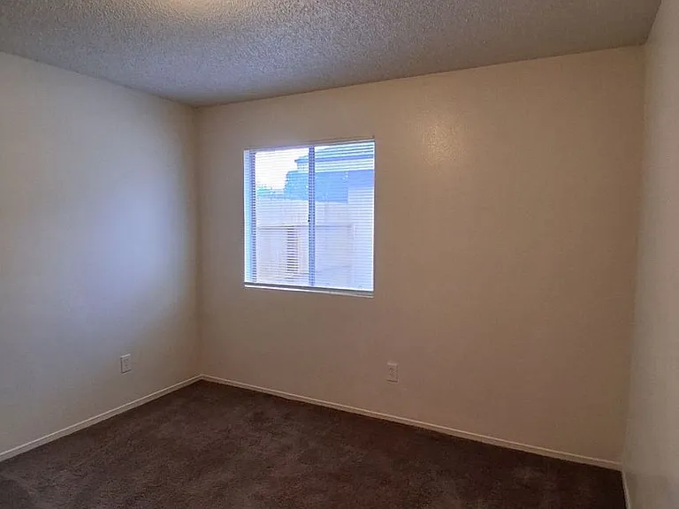 5218 E Lowe — Photo 7