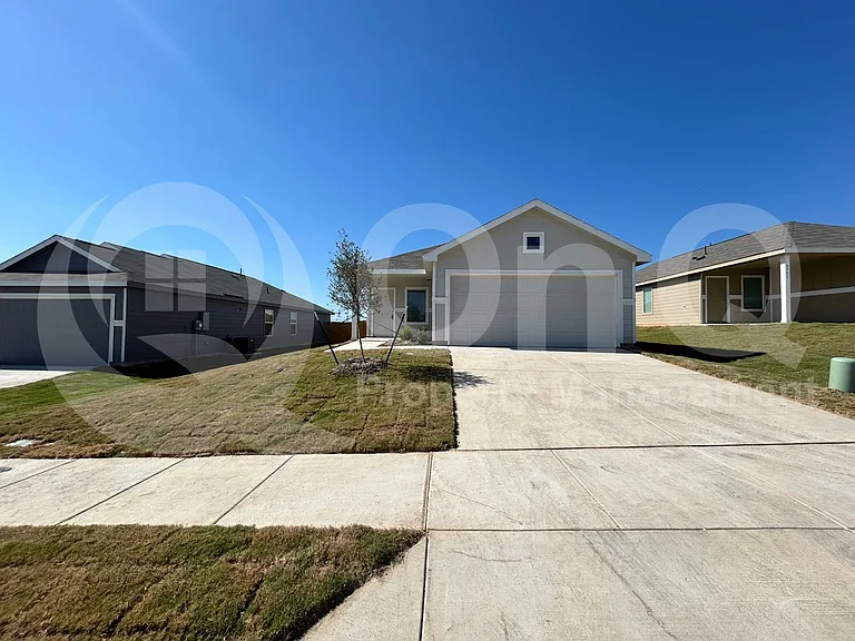9757 Platteview Rd — Photo 1