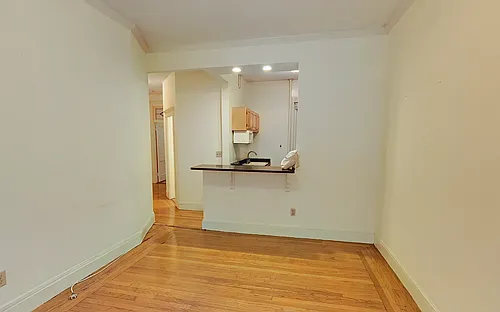 55 Queensberry St #16 Photo 1