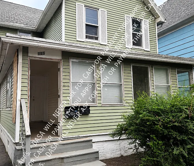 115 Parkway #UPPER — Photo 1
