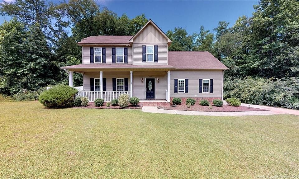 1st image of 220 Woodland Dr