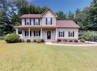220 Woodland Dr, Raeford, NC 28376