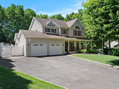 8 Newport Court, Miller Place, NY, 11764