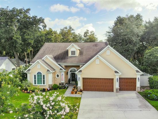 608 Sportsman Park Dr, Seffner, FL 33584