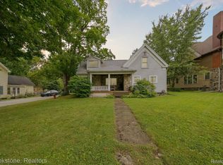 326 S Main St, Almont, MI 48003