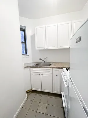 Rented by Urban Real Estate Inc | media 21