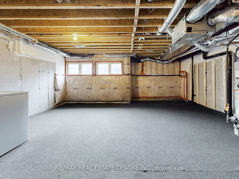 80 Scarletwood St — Photo 36