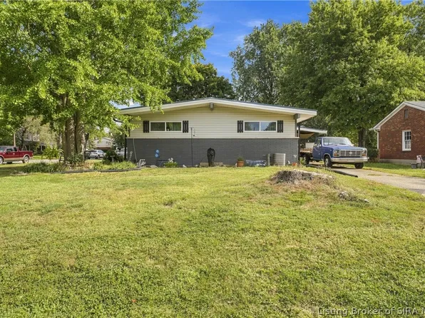 100 W Maplewood Drive, Clarksville, IN 47129