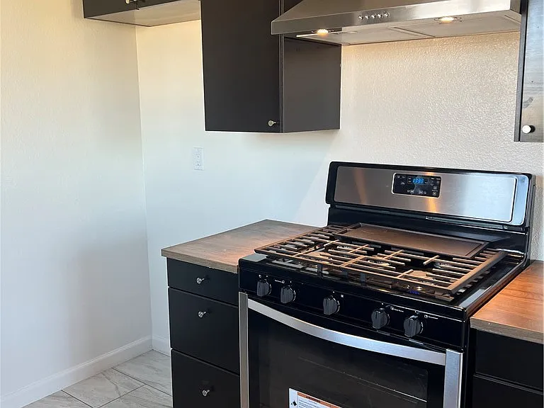 454 E Avenue Q3 #8 — Photo 8