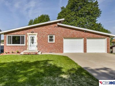 3060 S 49th St, Omaha, NE, 68106