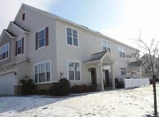 826 Providence Dr, Shakopee, MN 55379