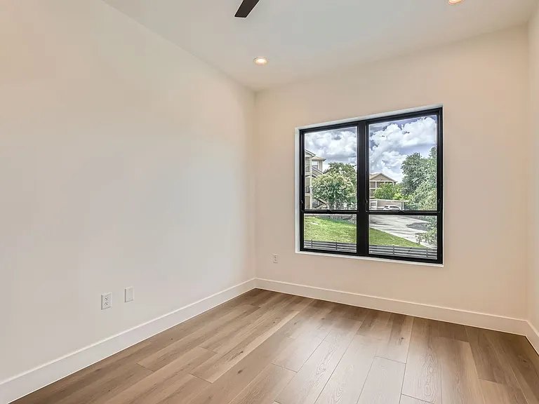 10899 S Hausman Rd #201 — Photo 15