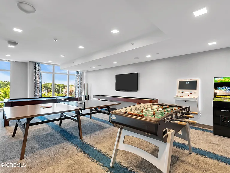 15 Morris Ave #611 — Photo 41