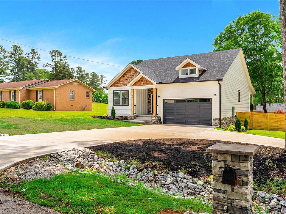1st image of 107 Wood Dr
