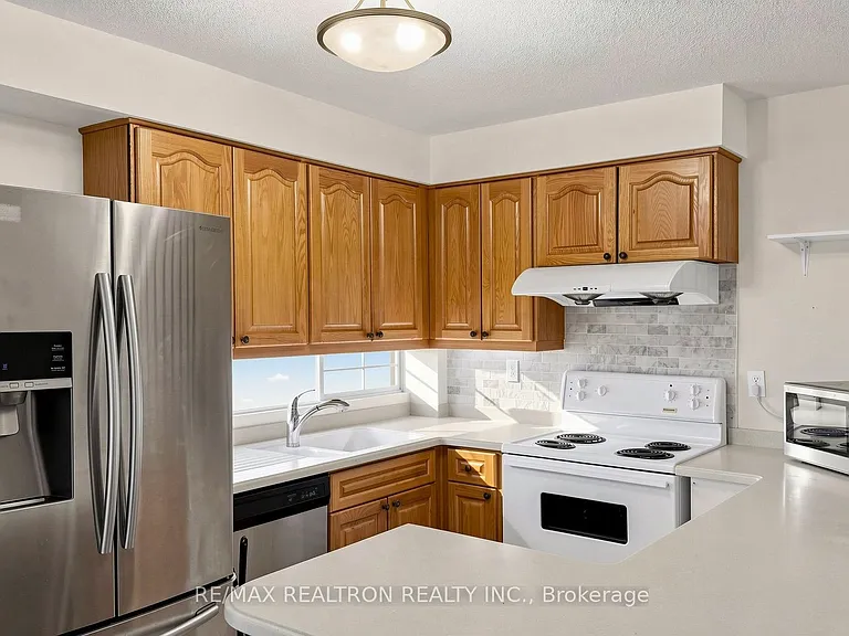 30 McGill St — Photo 8