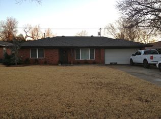 1708 Westminster Pl, Nichols Hills, OK 73120