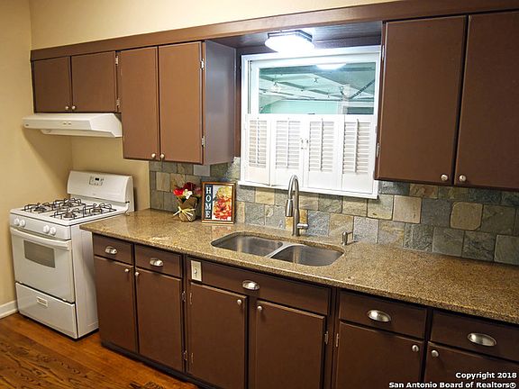 4th image of 535 Gilbert Ln