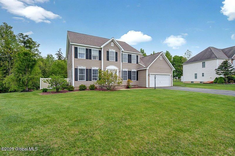 3rd image of 33 Sherman Way