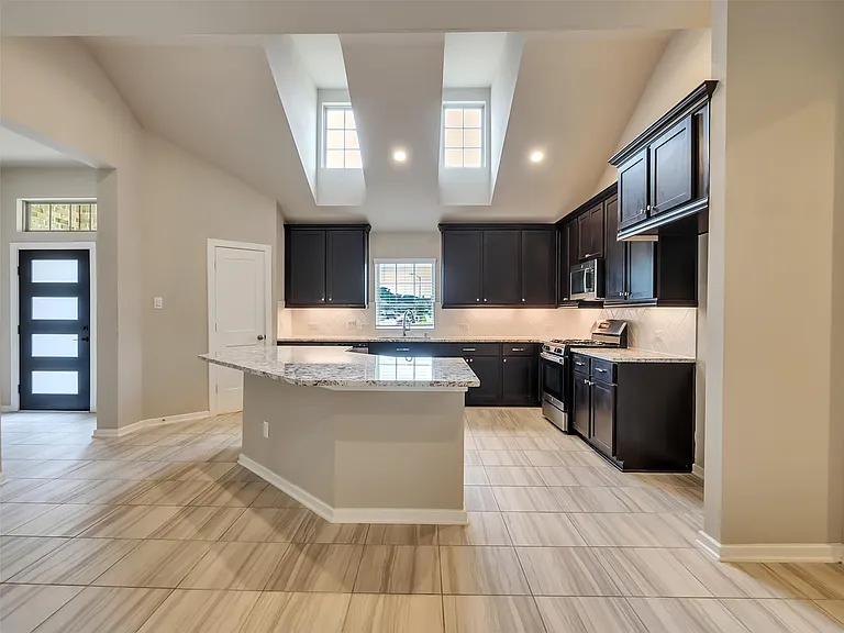 8510 Amber Bend Dr — Photo 13