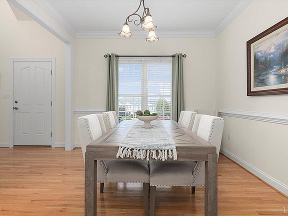4th image of 219 Duncraig Dr