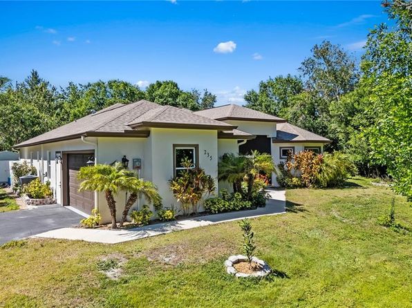 235 6th St SE, Naples, FL 34117