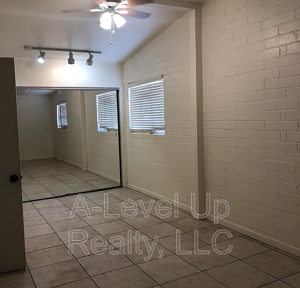 1980 N Tyndall Ave #1A — Photo 14