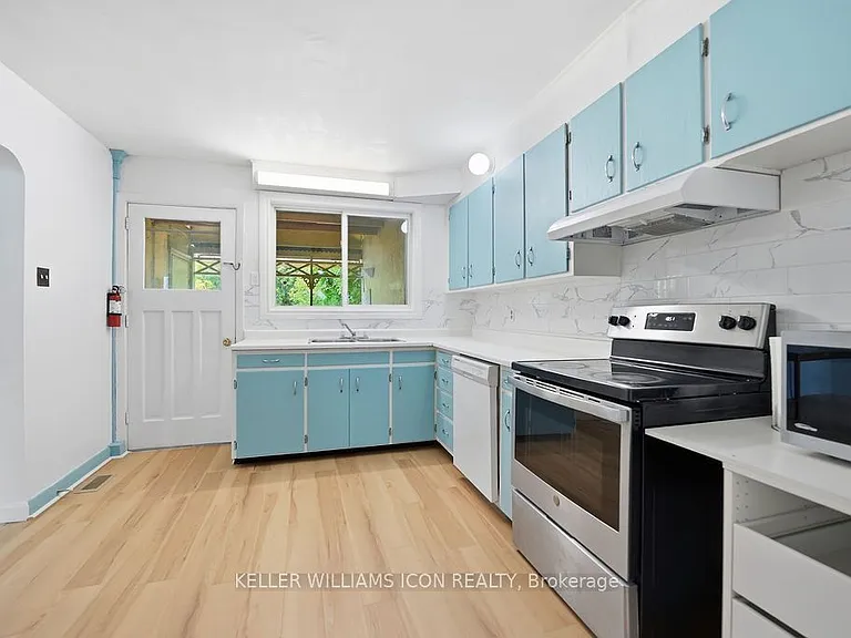 873 Woodroffe Ave — Photo 17