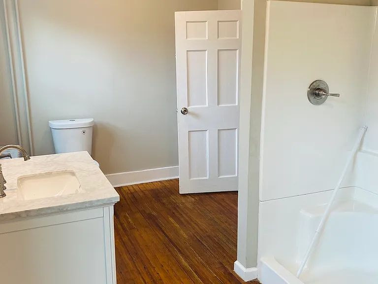 860 Windsor Ave #1 — Photo 8
