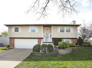 4624 Thornbark Dr, Hoffman Estates, IL 60192