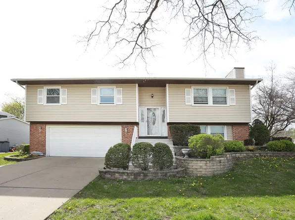 4624 Thornbark Dr, Hoffman Estates, IL 60192